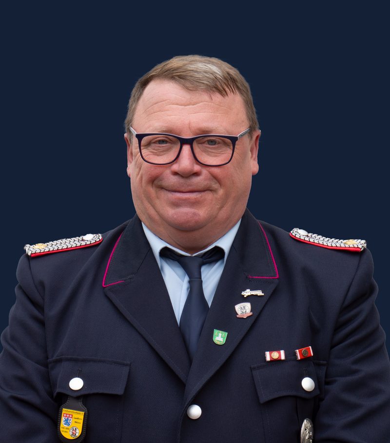 Jens Wegner, Ortsbrandmeister der Freiwilligen Feuerwehr Hohenbostel, in Dienstuniform