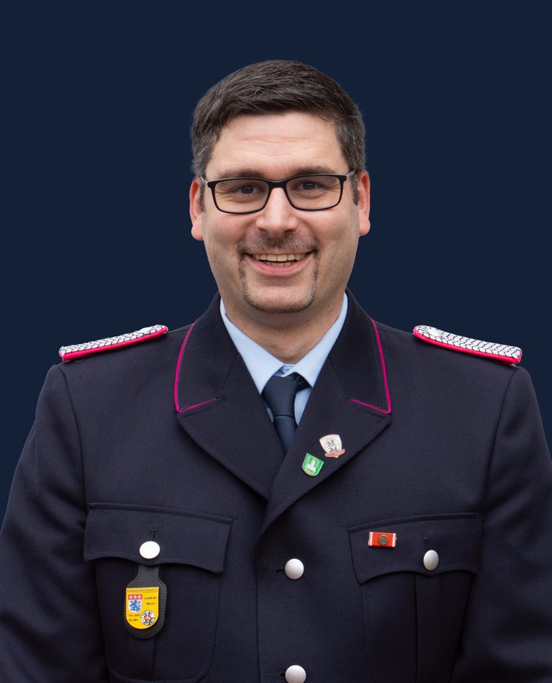 Timo Gesterding, stellvertretender Ortsbrandmeister, in Dienstuniform
